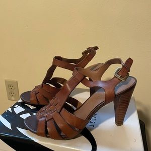 Leather heel sandals